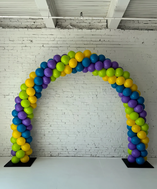 Classic balloon arch installation by Lady With The Balloons in Leawood, Kansas — ideal for school events, corporate celebrations, and grand openings.

